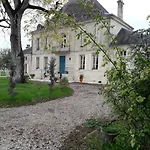Chateau De לינה וארוחת בוקר Varaize