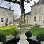 Chateau De לינה וארוחת בוקר