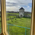 Chateau De לינה וארוחת בוקר Varaize