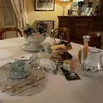Chateau De לינה וארוחת בוקר 3*