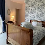 לינה וארוחת בוקר Chateau De