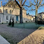 לינה וארוחת בוקר Chateau De Varaize