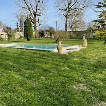 Chateau De Bed & Breakfast *