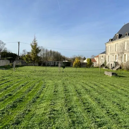 Chateau De Bed & Breakfast *