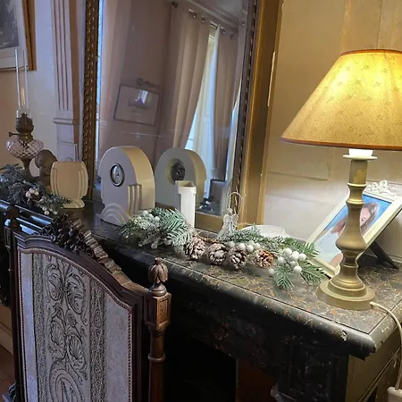 Bed & Breakfast Chateau De Varaize