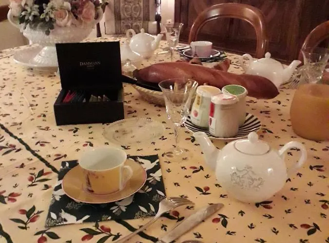 Chateau De Bed & Breakfast 3*