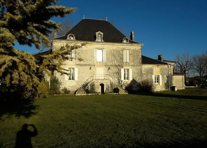 Bed & Breakfast Chateau De Varaize