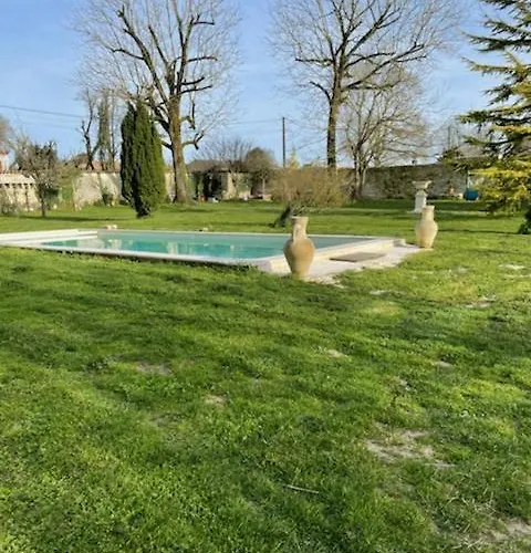 Chateau De Bed & Breakfast 3*