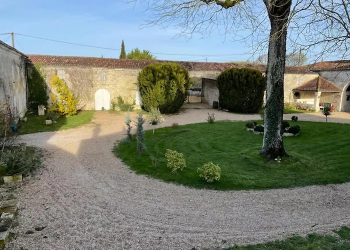 Chateau De 3* Varaize