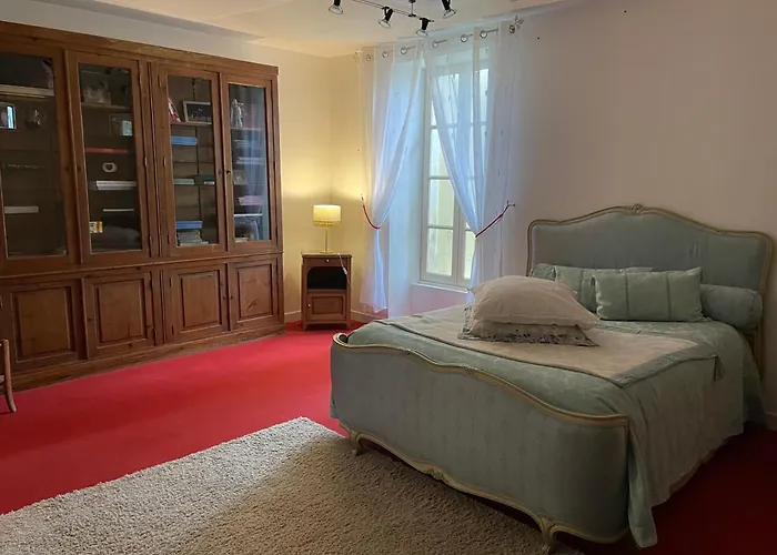 Bed & Breakfast Chateau De Varaize