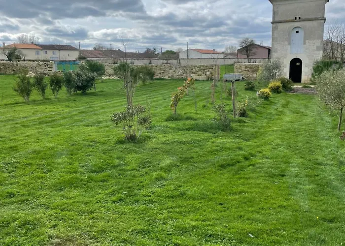 Chateau De Bed & Breakfast