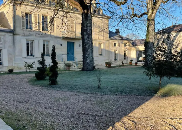 Bed & Breakfast Chateau De Varaize